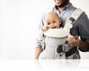 f_pol_pl_babybjorn-sliniaczek-do-nosidelka-ergonomicznego-babybjorn-one-bialy-4094_5.jpg